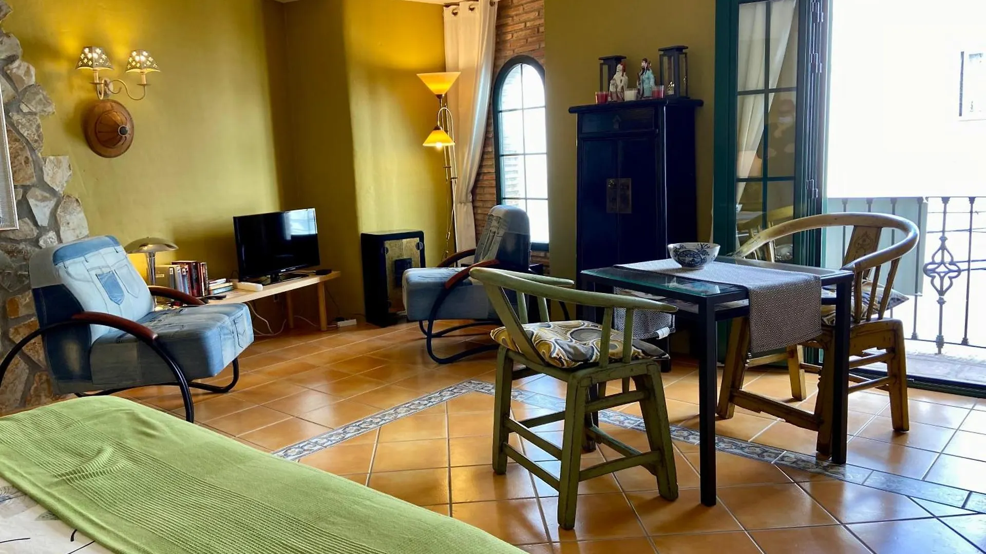 Competa Suites 0*,